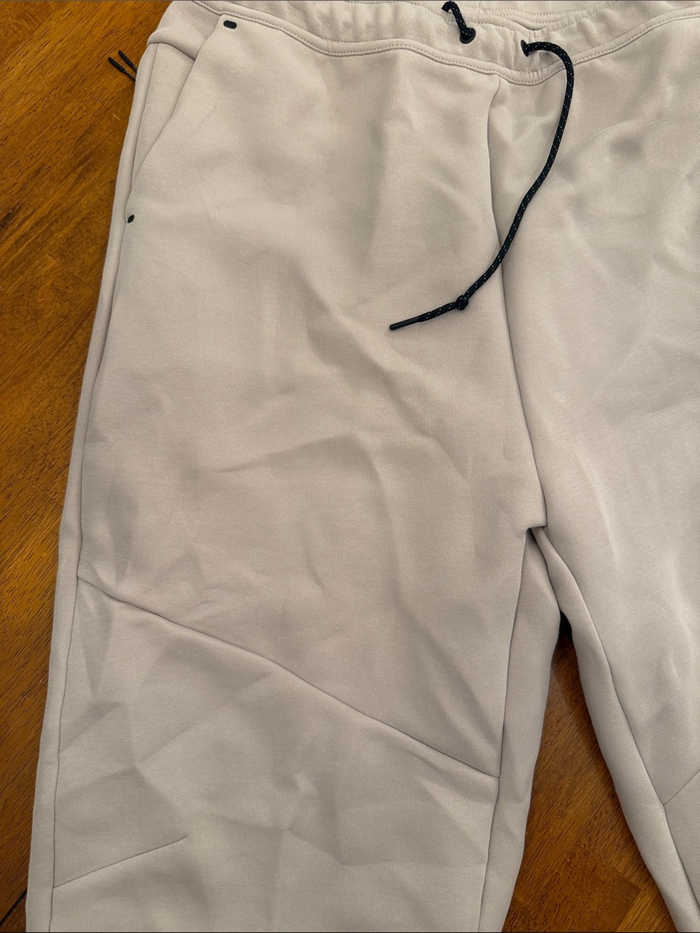 Nike Men’s Light Beige Fleece Joggers with Black Logo xl - Picture 5 of 16